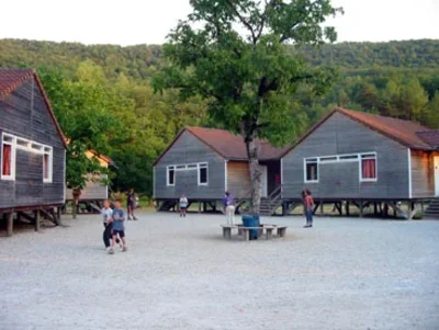 Base de Plein Air de Mézels – Séjours nature et aventures en Dordogne